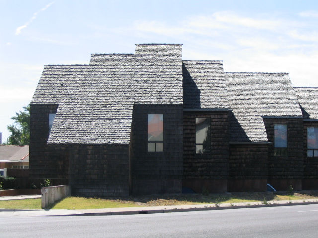 618x457 pixels (170K)